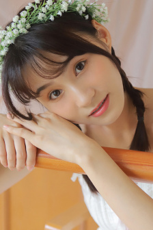 衣服被扒开强摸双乳视频